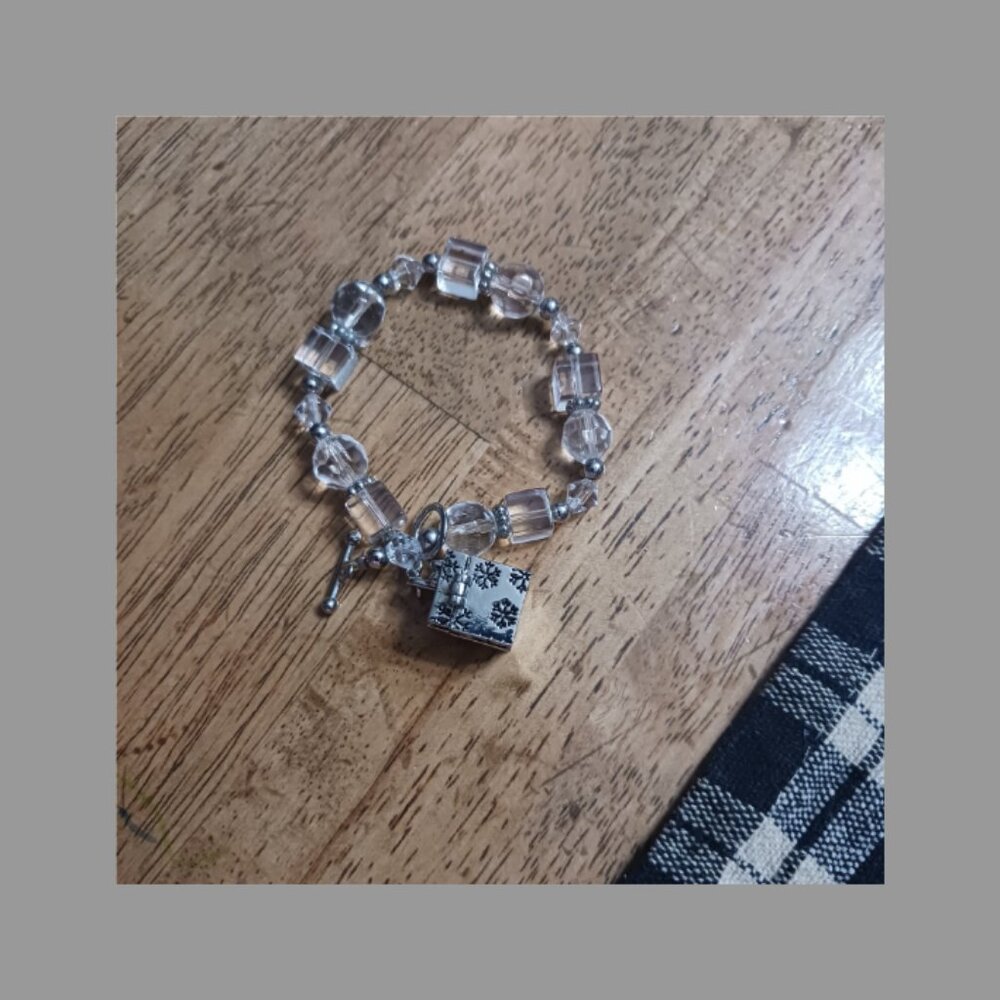 Bekech Christmas box bracelet